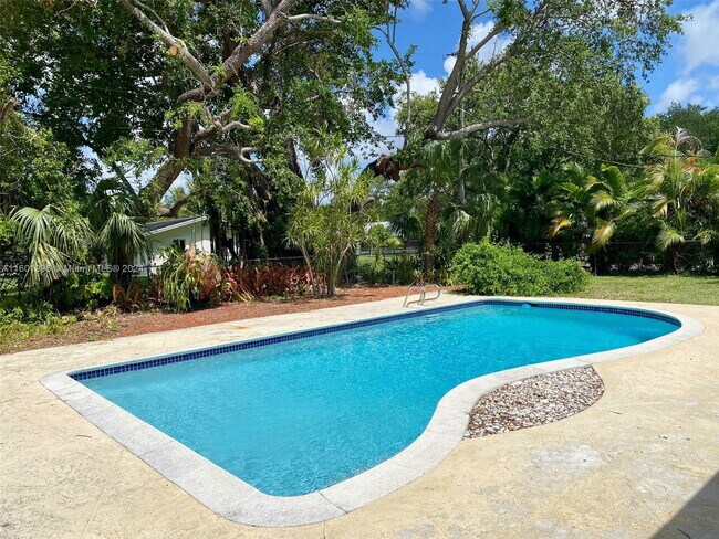 Building Photo - Southwest 77th Avenue, Pinecrest, FL 33156...