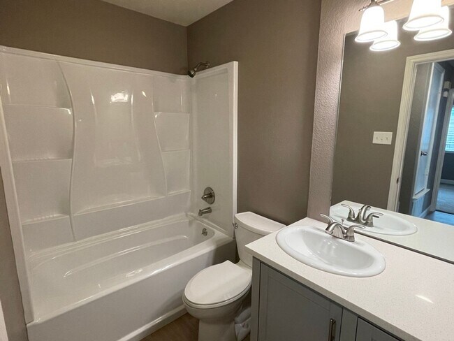 Building Photo - Remodeled 3/2 in near MoPac and Parmer Ln