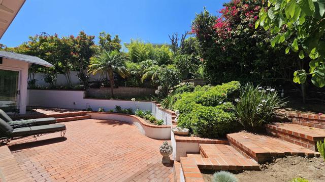 Building Photo - 7920 Avenida Alamar