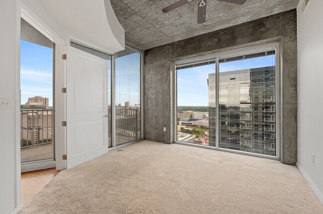 Building Photo - 400 W Peachtree St NW