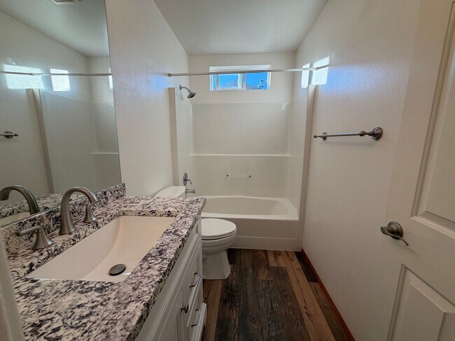 Building Photo - Beautifully updated 3-bedroom, 2-bathroom www.stillproperties.com