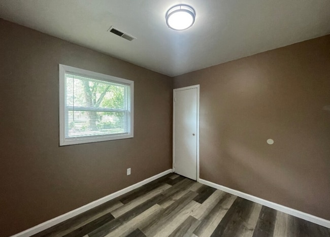 Building Photo - North End- 3 bed, 1 bath- A/O schools!