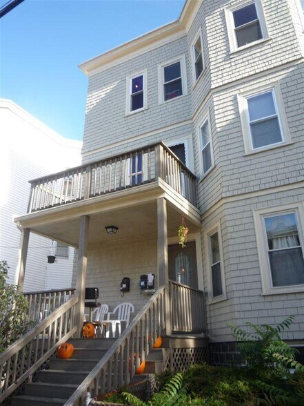 Building Photo - 25 Belknap St