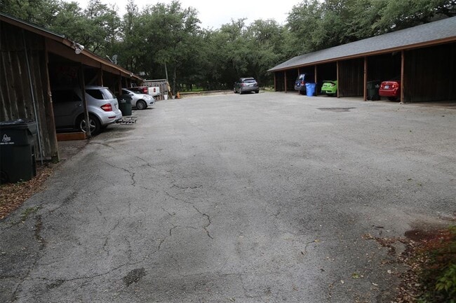 Building Photo - 4 Deerfield Dr