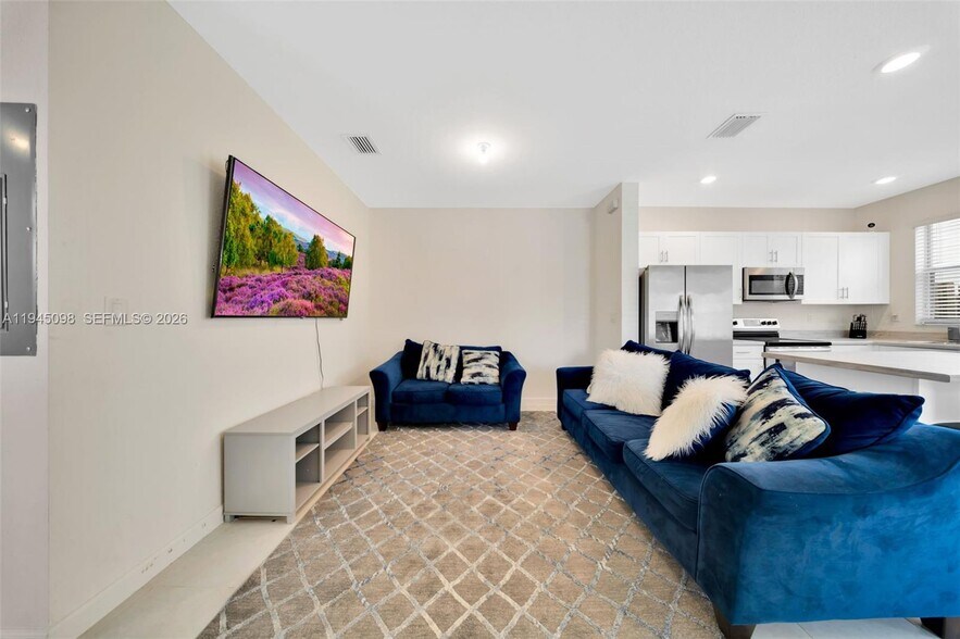 Building Photo - 2699 SE 19th St