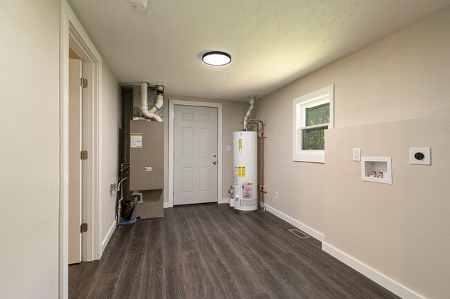 Building Photo - REMODELED 2 Bedroom | 2 Bathroom HOME -- 1...