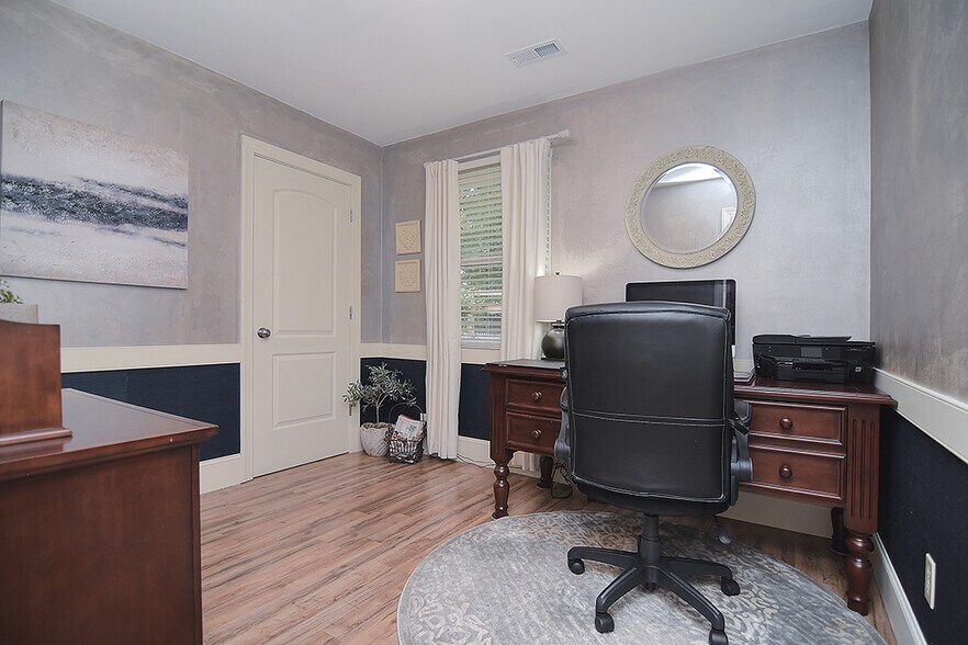 Building Photo - 16611 Glenfurness Dr