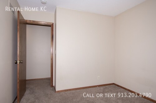 Building Photo - 13828 W 110th Terrace