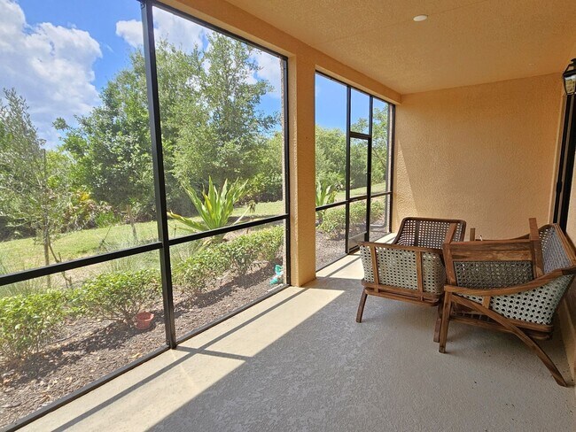 Building Photo - Annual Unfurnished 2 Bedroom 2 Bathroom First Floor Condo with 1 Car Garage in Sarasota National!