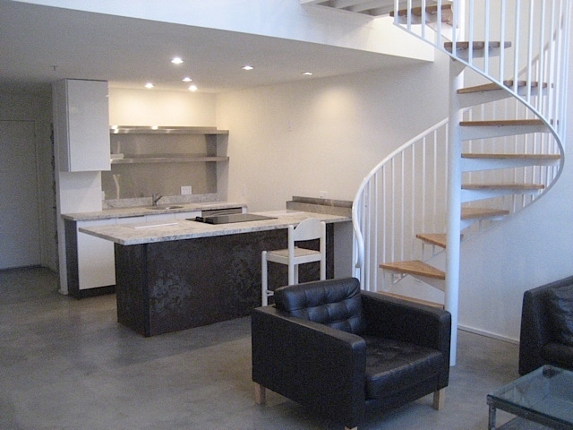 Building Photo - 221 Island Ave