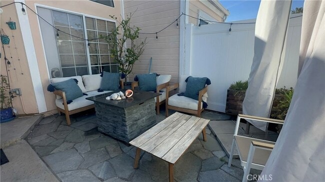 Building Photo - 2217 Vanderbilt Ln