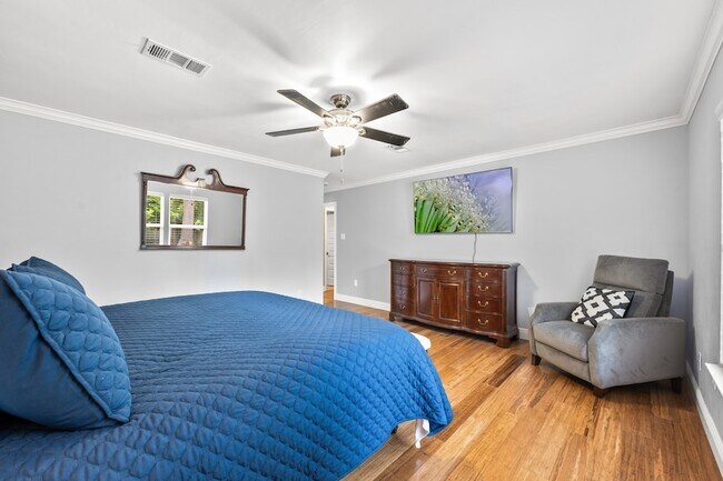 Building Photo - 43 Hickory Oak Dr