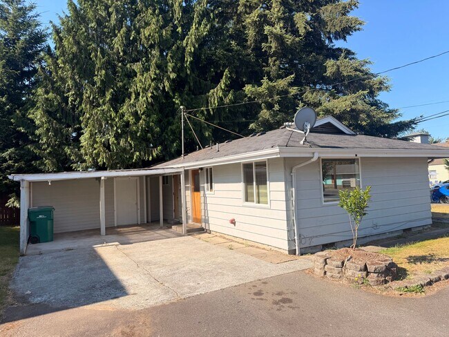 Building Photo - Rambler Style Home