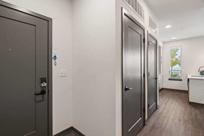 Building Photo - 6160 N Rural St