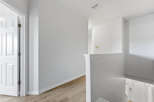 Building Photo - 2795 Oakwater Dr