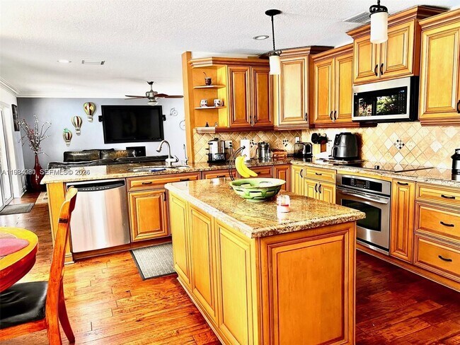 Building Photo - 19909 SW 7th Pl