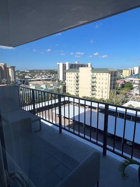 Building Photo - 405 N Ocean Blvd