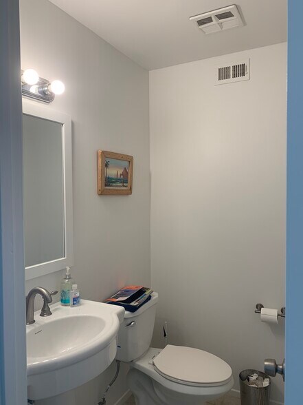 1st Floor 1/2 Bathroom - 2145 Via Sonora
