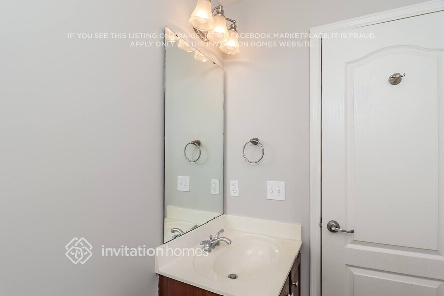 Building Photo - 13207 Rebecca Run Dr