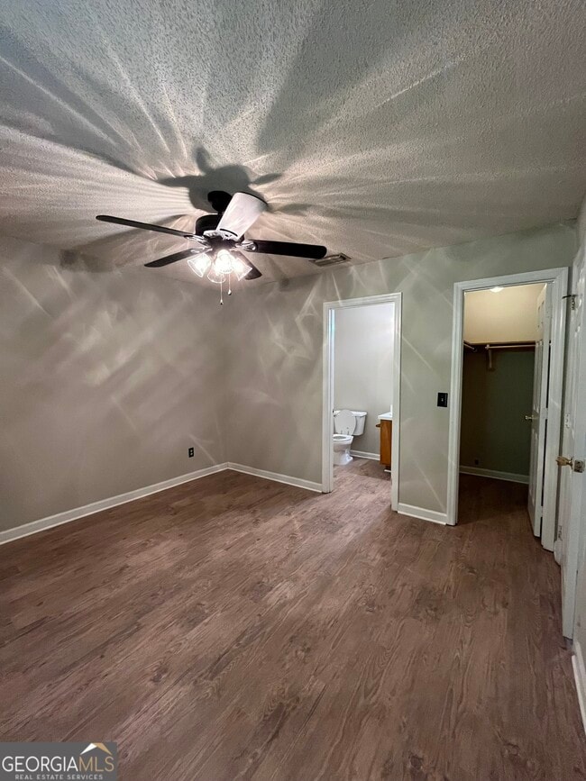 Building Photo - 300 Admiral's Walk Dr