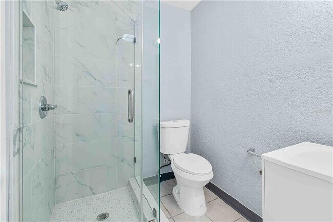 Building Photo - 140 112th Ave N