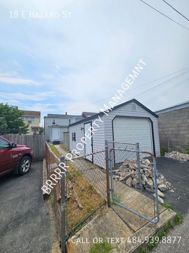 Building Photo - 18 E Hazard St
