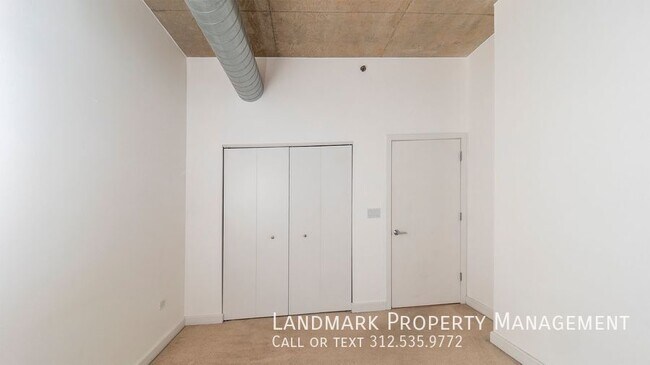 Building Photo - 1305 S Michigan Ave