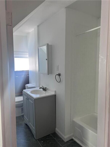 Building Photo - 181 Reynolds Ave