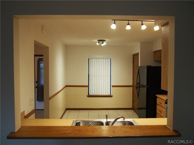 Building Photo - 210 Talmage Ave