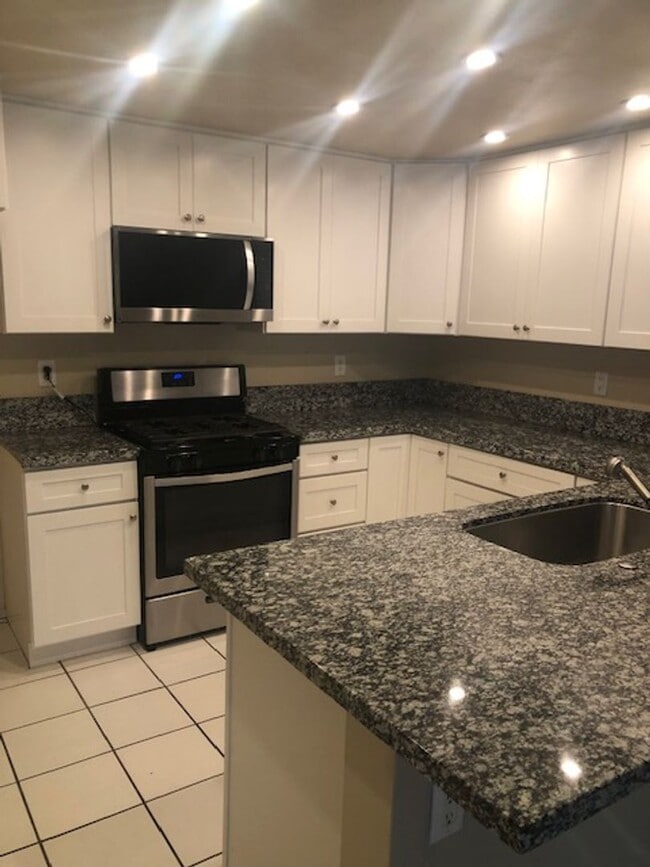 Primary Photo - Move in Special! 3 Bed/2 Bath Single Famil...