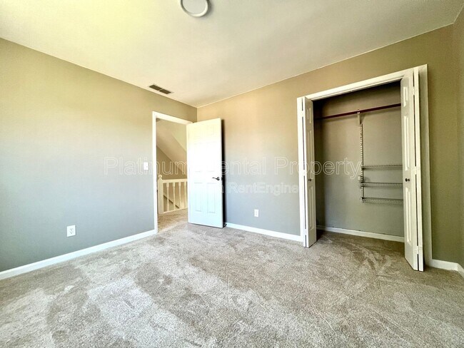 Building Photo - 3707 Rogers Cove