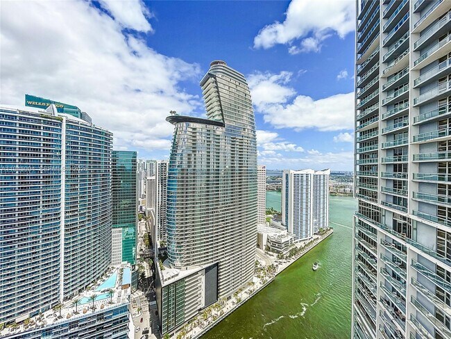 Building Photo - 475 Brickell Ave
