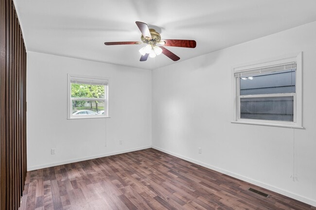 Building Photo - 2719 E High St