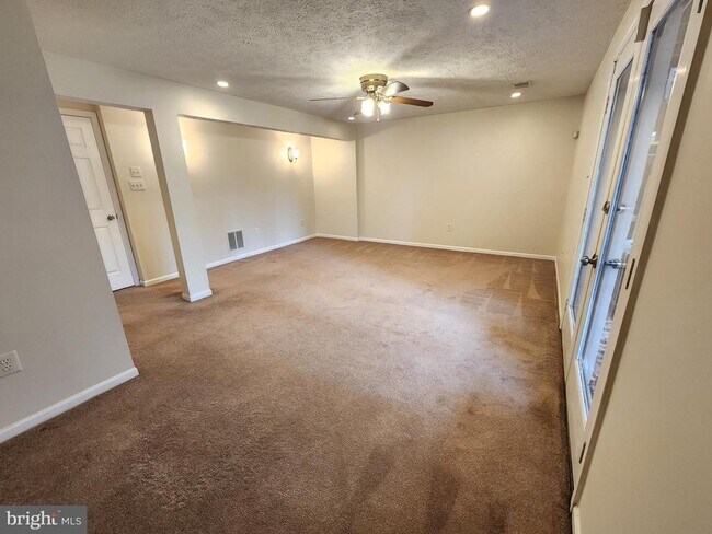 Building Photo - 2532 Log Mill Ct