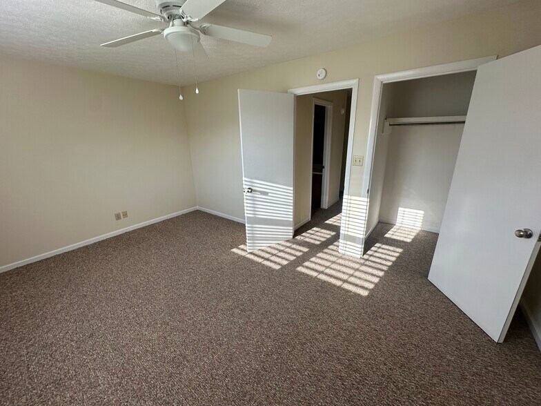 Master Bedroom - 1295 Barnwood Ct