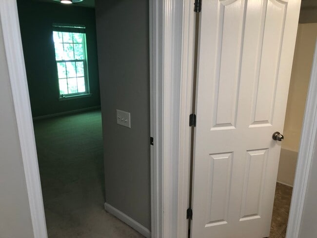 Building Photo - This lovely townhome is located in the highly desirable community of Blakeney Preserve just off R...