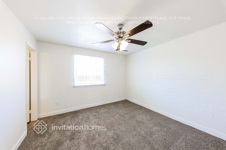 Building Photo - 7249 W Sells Dr
