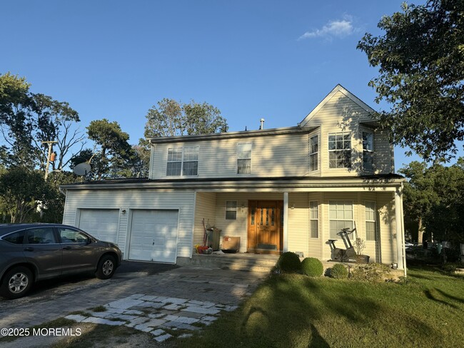 Primary Photo - 587 Coolidge Ave