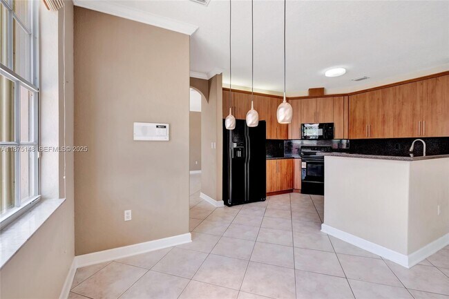 Building Photo - 14443 SW 12th Ln