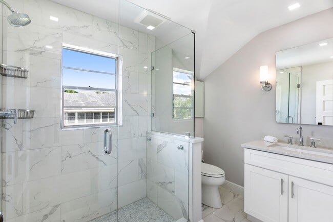 Building Photo - 141 Australian Ave