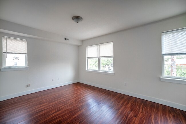 Building Photo - 3518 Spring Garden St