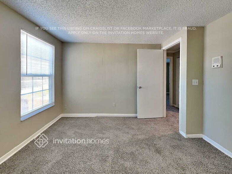 Building Photo - 16105 Sagebrush Rd
