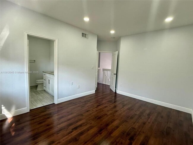 Building Photo - 922 NW 134th Ave