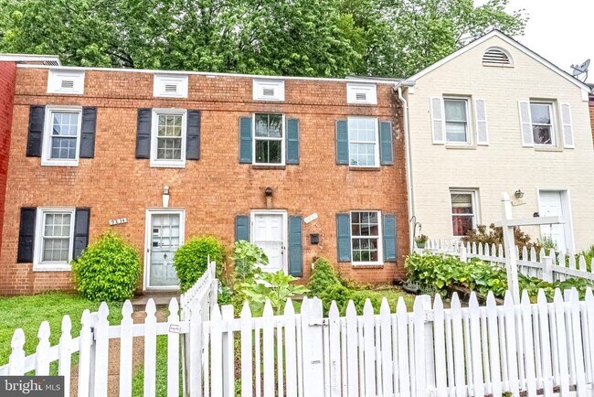 Building Photo - 9832 Buckner Rd