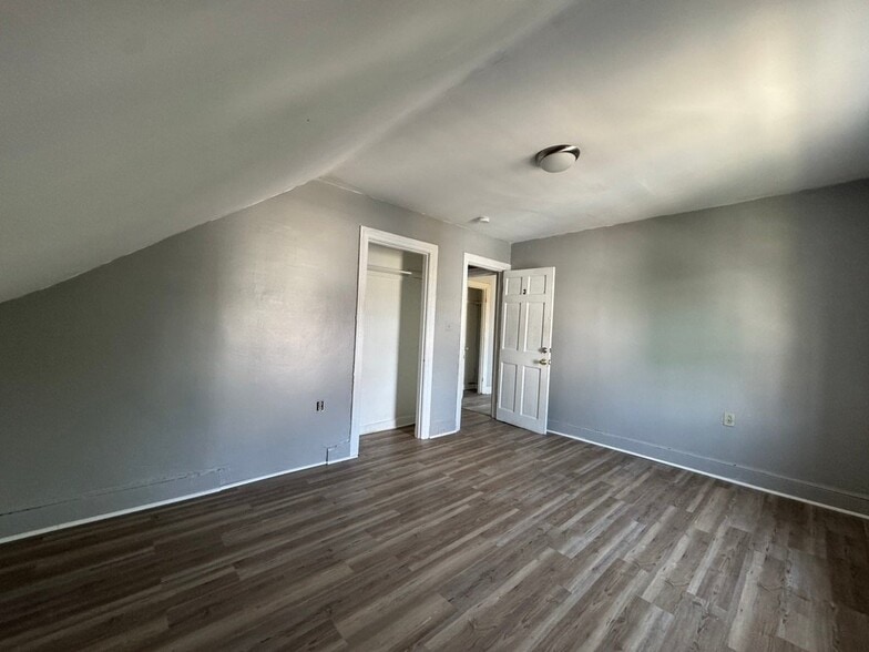 Building Photo - 508 Chalkstone Ave