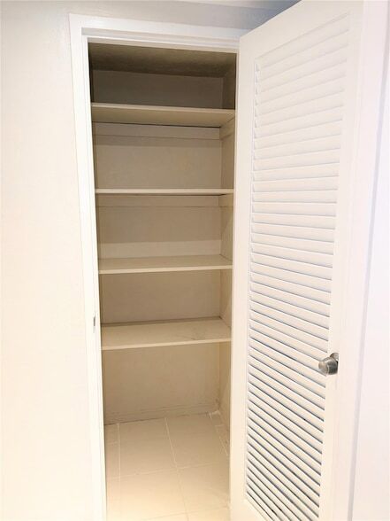 Building Photo - 4250 Galt Ocean Dr