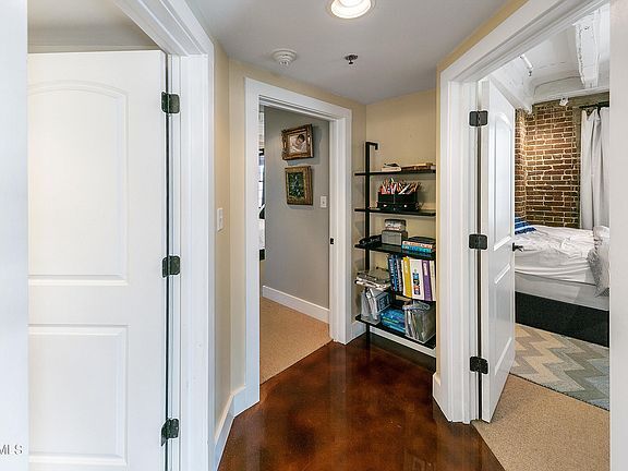 Building Photo - 535 Locust St