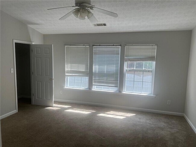 Building Photo - 3809 Dandridge Way NW