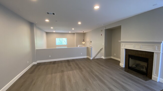 Building Photo - 6262 Byron Ln