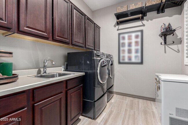 Building Photo - 20176 E Nighthawk Way